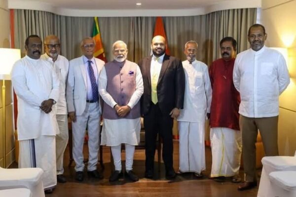 தமிழ் அரசியல் கட்சிகளின் பிரதிநிதிகளை சந்தித்த இந்திய பிரதமர் மோடி.