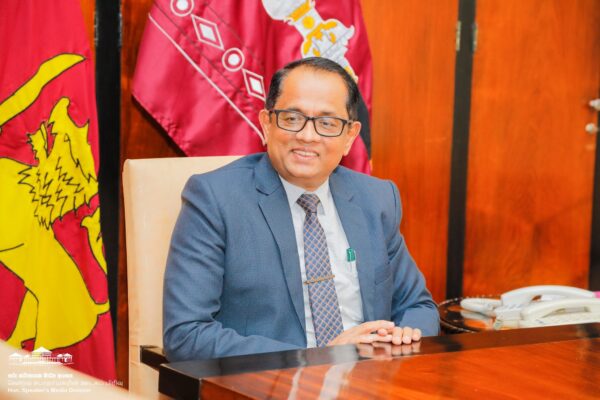 செயற்திறன் இல்லாவிட்டால் அரசாங்கத்தை வரட்டியடிக்கலாம் – சபாநாயகர்